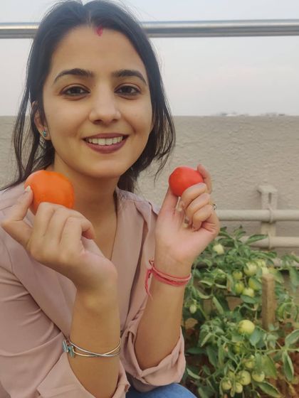 It's possible to meet your fitness goals while still enjoying your food. Don't restrict yourself during the week, as it can lead to binging on the weekend. It's all about balance.