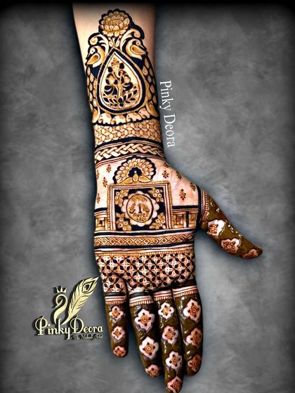 The final look of the new pattern from the previous video. The combination of bold and fine lines creates a striking effect.