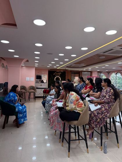 Asmitha Makeover Artistry - Personal Grooming Workshops Professional Makeup Artist Courses photo 15