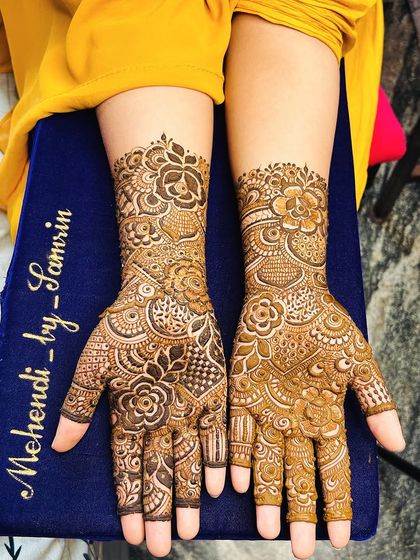 A lovely floral design for a bridal client. The patterns are soft and elegant, perfect for a romantic and timeless look.