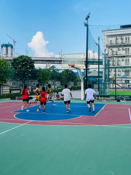 A fast break in action during an evening session.