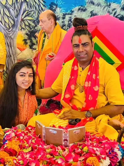 Sitting with Shri Sanjeev Kapil Ji Maharaj during the Shrimad Bhagwat Katha. It was an unforgettable experience filled with divine knowledge and blessings.