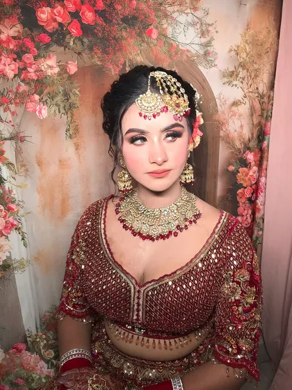 A final portrait of the bride, looking like she stepped out of a fairytale.