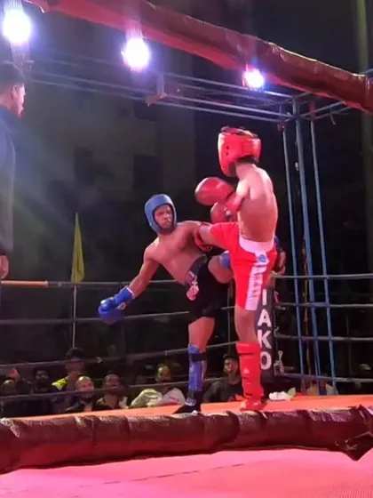 A well-timed kick from our fighter during the fight of the evening.