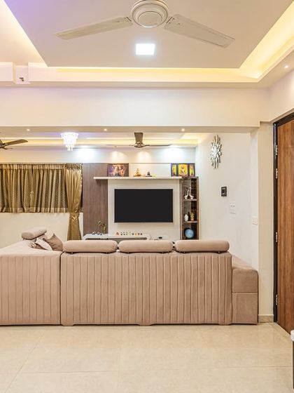 Spacious Living & Dining Areas photo 15