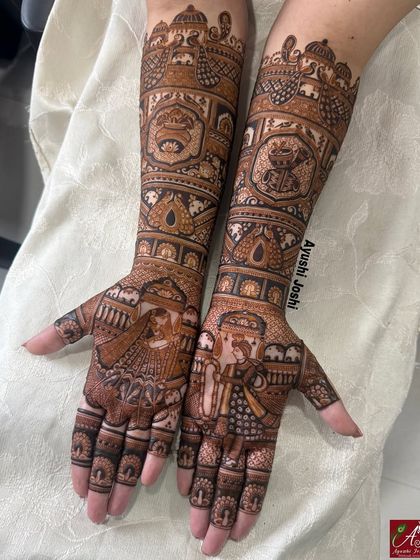 Another shot of the Varmala ceremony mehendi, showcasing the beautiful symmetry and detailed patterns.
