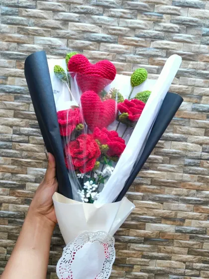 My Heart Rose bouquet is for all the romantics out there. It combines classic red roses with cute crochet hearts, making it the perfect handmade gift to show your eternal love.