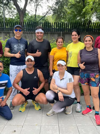 Thumbs up from the crew. Another successful Sunday run in the books. The positive vibes are contagious.