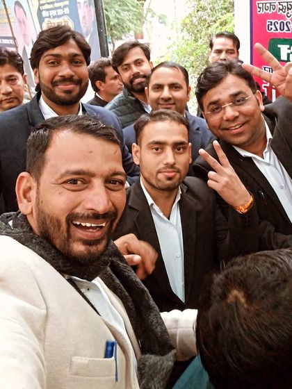 A selfie with a large group of colleagues during the Bar Association elections. These events are a great display of our professional unity.