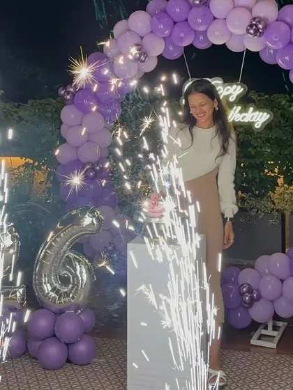 A moment of celebration with cold pyro sparklers. This effect adds excitement and is perfect for cake-cutting moments at birthdays and anniversaries.