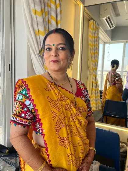 Graceful Looks for Family & Friends photo 7