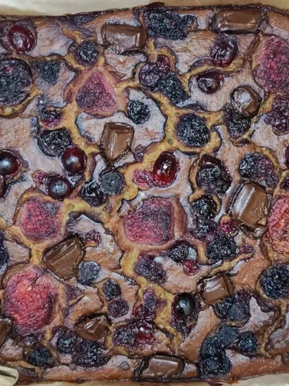 The finished product. A delicious cheesecake packed with protein and nutrients from pumpkin, berries, and dark chocolate. Eating healthy can and should be enjoyable.