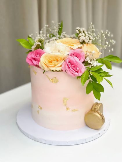 Elegant Milestone & Anniversary Cakes photo 26