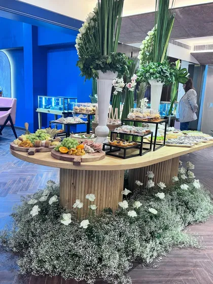Another angle of the spectacular grazing table for Dillano Jewels, showing the multi-level display and the careful arrangement of each element to ensure visual impact from every viewpoint.
