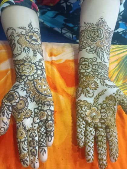 Shaikh Yasmeen - Bridal Mehendi Intricate Floral & Paisley Designs photo 51