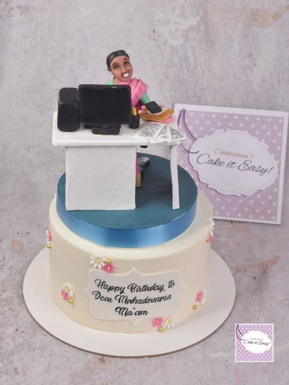 The cake as seen from the front, with a lovely birthday message.