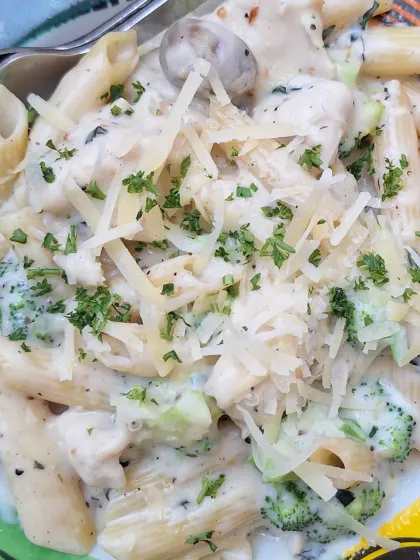 A comforting bowl of chicken and broccoli pasta in white sauce from Yellow Brick Road at the Ambassador, New Delhi.