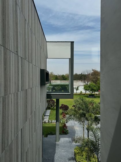 Seamless Indoor-Outdoor Living photo 20