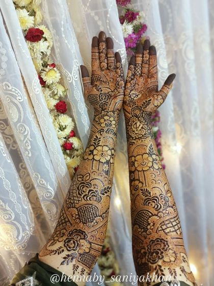 Another shot of the same design, showing the back of the hands.