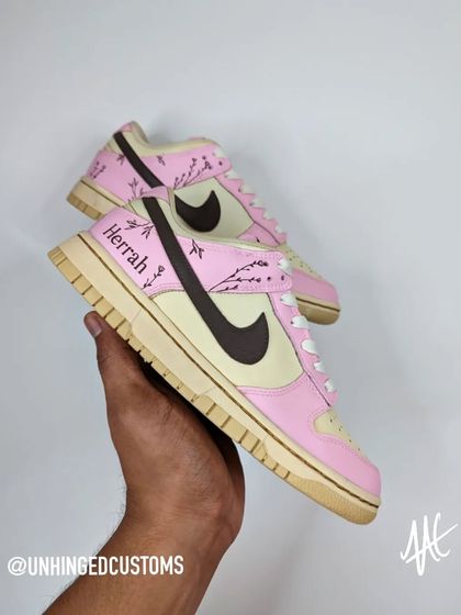 Another shot of the Pink Coffee Dunks. The coffee dip gives the sole and some panels a unique, vintage, off-white color.