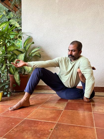 Pratyaksha Yoga - Yoga Teacher Training Asana Tutorials & Pose Breakdowns photo 18