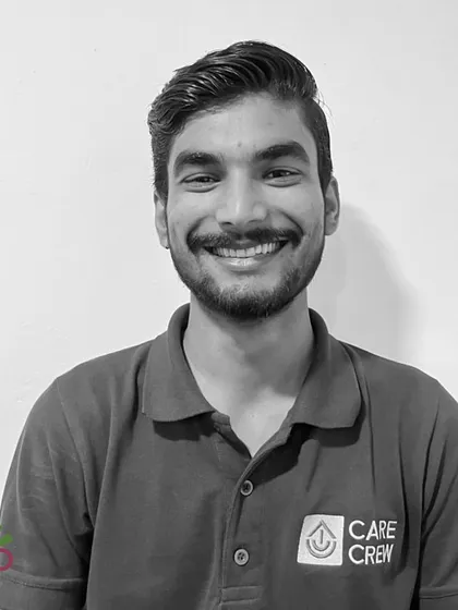 Meet Parth Mishra! He believes food tastes better with loved ones and deeply enjoys Chhole Bhature. He learned to cook his favourite Chilli Paneer from YouTube.