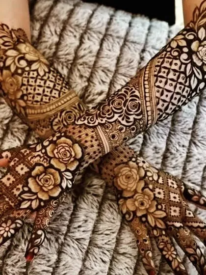 See how the roses pop in this design. I use shading and highlighting techniques to give floral elements a beautiful, almost three-dimensional look.