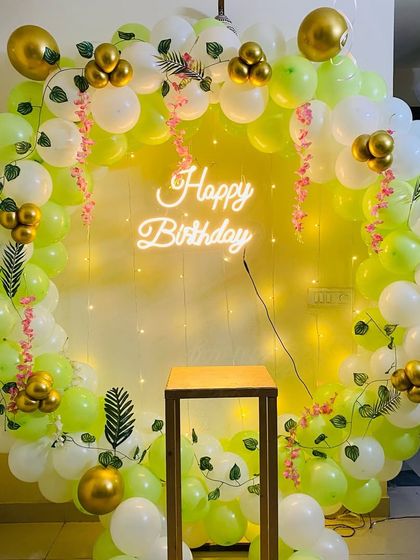 Birthday Balloon Arches & Backdrops photo 36