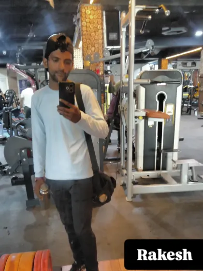 A selfie at the gym. This is where I put in the work and refine the techniques that I pass on to my clients.