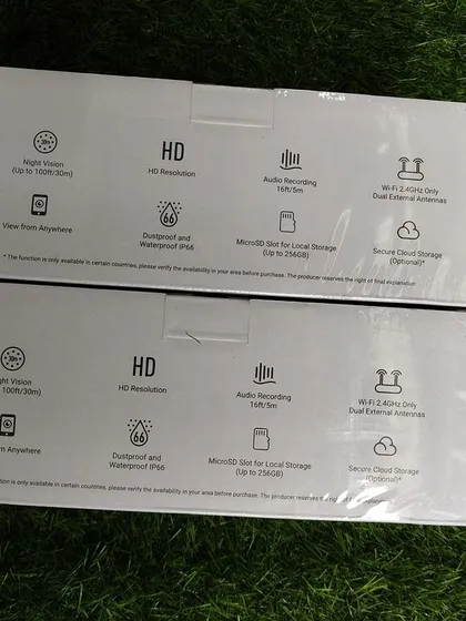 A look at the features of the EZVIZ C3WN on the box, highlighting its HD resolution, audio recording, and night vision capabilities.