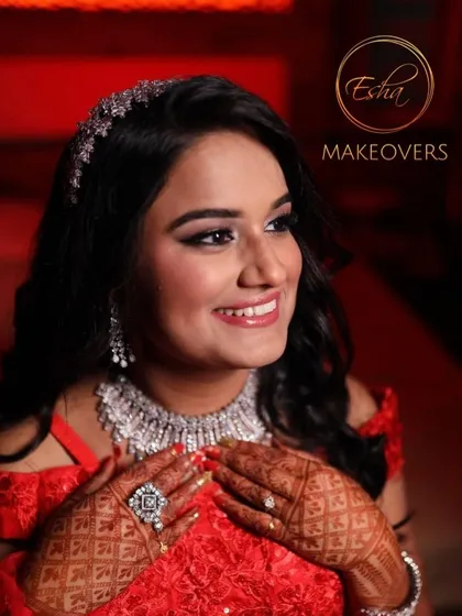This is a radiant reception look, perfect for a grand celebration. The focus is on sparkling diamond jewellery, soft glam makeup with a defined eye, and a joyful, confident smile.