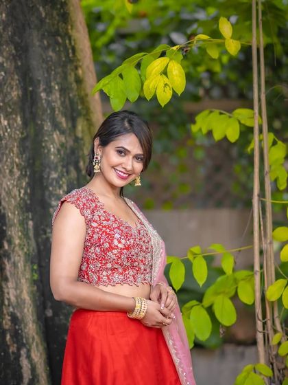 Bhuvana Reeds - Online Makeup Classes Reception & Party Glam photo 31