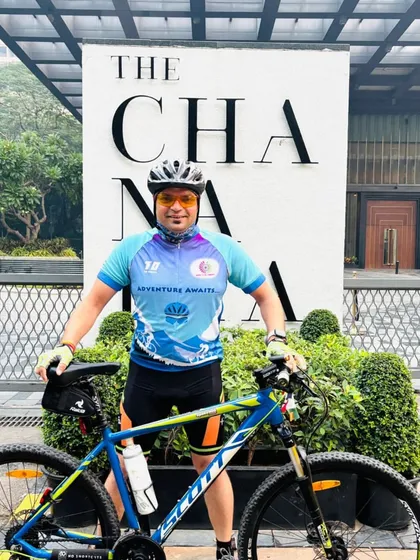 A member with his Scott bike at The Chanakya. A great bike and a great location.