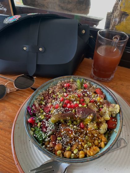 A healthy and delicious Buddha bowl from a cafe in Rishikesh.