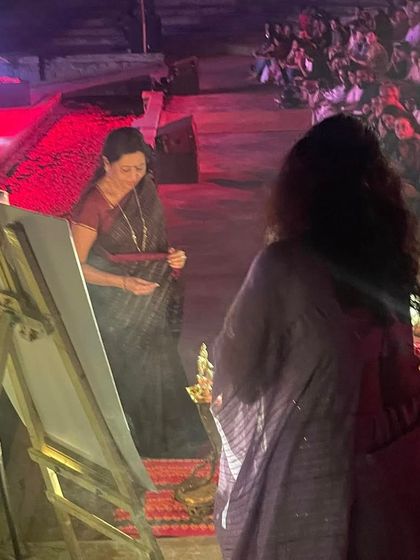 As a guest of honor at the Soma Festival, participating in the inaugural lamp lighting. It was a busy day, but I couldn't miss supporting this wonderful festival.