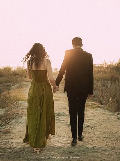 Bangalore Photographers - Pre-Wedding & Couple Photoshoots Earthy Elegance: Lakeside & Nature Shoots photo 9