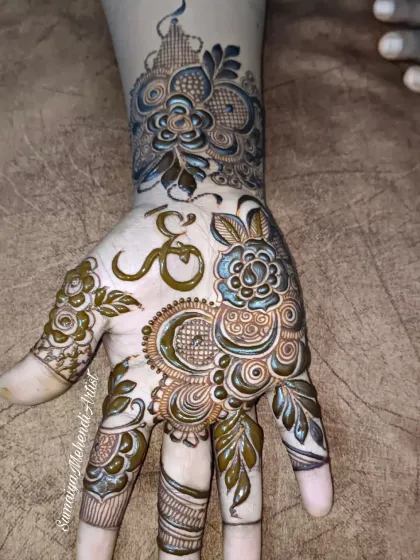 A unique design with personalized initials 'E' and 'C' incorporated into the floral pattern.