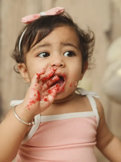 The pure joy of a first birthday cakesmash. We focus on capturing these deliciously messy details and expressions that you will cherish forever.