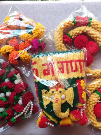 Here is a look at a recent dispatch, all packed and ready to go. This order included a variety of my work: a custom Ganpati Toran, a Mogra latkan, a rose garland, and a marigold garland. I feel so much gratitude sending these pieces to their new homes.