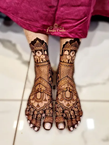 Your bridal look is complete with beautifully adorned feet. This royal design features majestic elephants and intricate peacock motifs, ensuring you look and feel like a queen from head to toe. I offer a wide range of patterns for feet, from heavy traditional to lighter, modern styles.