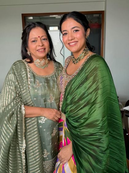 Fun Mehndi & Pre-Wedding Looks photo 36