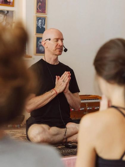 A shot of Eddie Stern in a moment of teaching. It was a joy to bring his deep knowledge of asana, pranayama, and meditation to our Delhi sangha.