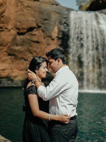 Wedding Photographer - Pre-Wedding Photoshoots & Films Nature's Embrace photo 33