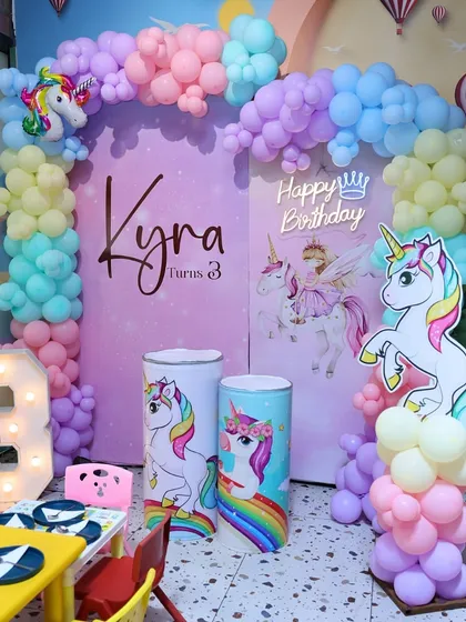 Welcome to a unicorn wonderland. We go all out on themed decorations, creating an immersive world for your child and their friends, complete with balloon arches, backdrops, and personalized details.