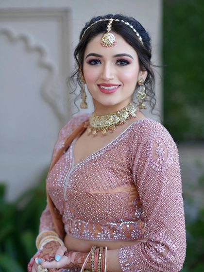 Modern & Pastel Bridal Looks photo 39