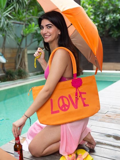 Apparel: Lifestyle & E-commerce photo 5