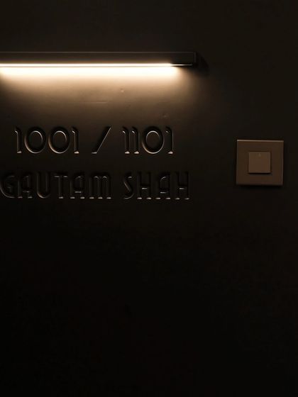 Statement Features & Custom Craftsmanship photo 11