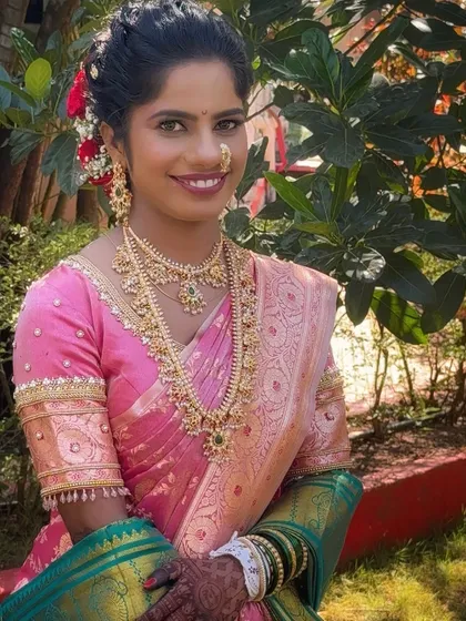 A happy smile from my gorgeous dusky bride. I believe in celebrating every skin tone, using the right products and techniques to create a flawless and radiant finish.