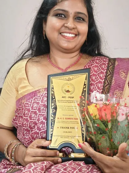 It's always a joy to be recognized for the work I love. Receiving this token of appreciation after a session at Tamil Nadu Agricultural University reminds me of the impact we can create when we share knowledge with enthusiasm and honesty.