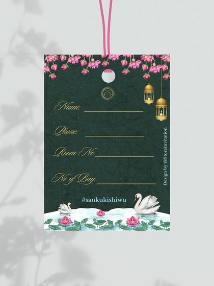 The back of the Indian lotus and swan-themed luggage tag. It includes space for guests to write their details, combining beautiful design with practical function for a truly thoughtful wedding favor.